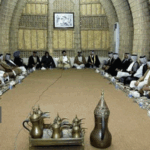 أبناء العائلات الدينية والإقطاعية الحليفة للاحتلال كسفراء حتى لو كانوا أميين!