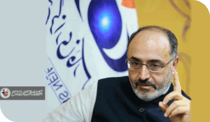 حين يأتي النقد من داخل الخندق لا من خارجه