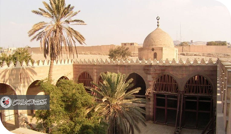 نخلة عبد الصاحب دخيل في الجامع المبرقع