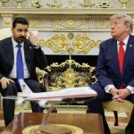 ضحكة واهية فوق ركام التضحيات.. “الزيدي” يغسل يديه من التاريخ إرضاءً لساكني البيت الأبيض!